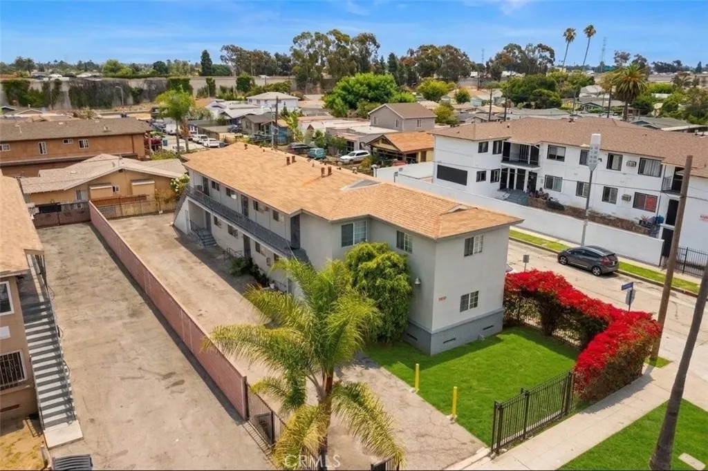 9230 S Figueroa