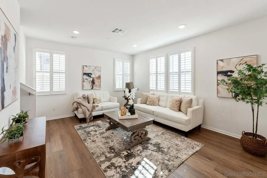 Photo of 2328 Columba Gln, Escondido, CA 92025 (MLS # 260004394)