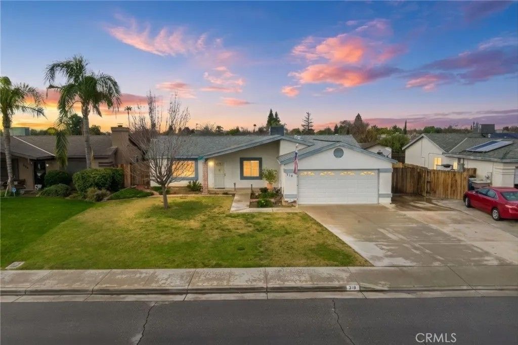Photo of 318 Leeta St, Bakersfield, CA 93307 (MLS # SR25279989)