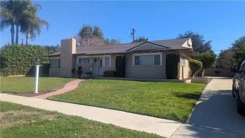 Photo of 1404 N Mountain Ave, Claremont, CA 91711 (MLS # OC26059560)