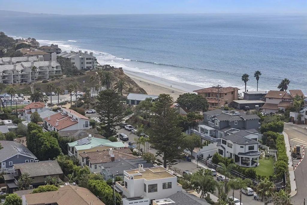 Photo of 218 N Helix Ave, Solana Beach, CA 92075 (MLS # 250039897)