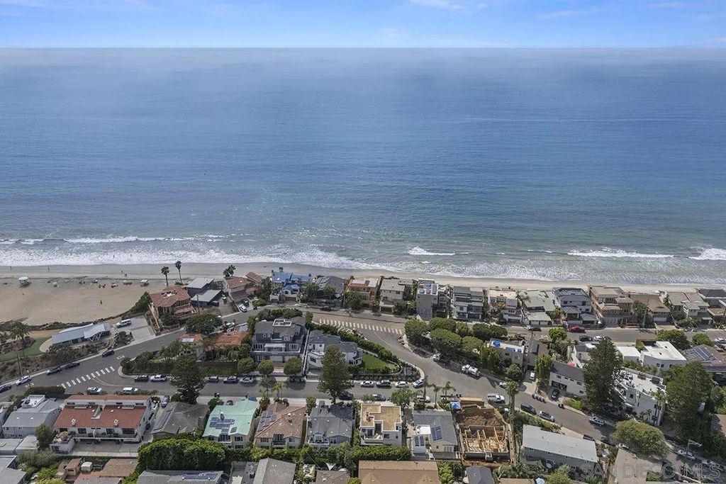 Photo of 218 N Helix Ave, Solana Beach, CA 92075 (MLS # 250039897)