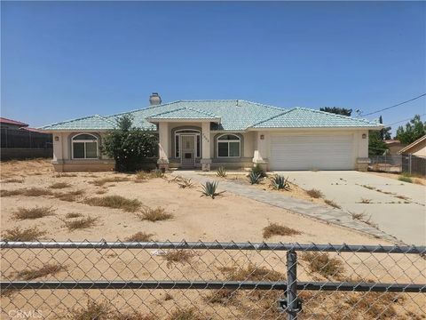 Photo of 7602 Newhall Avenue, Hesperia, CA 92345 (MLS # IV26089798)