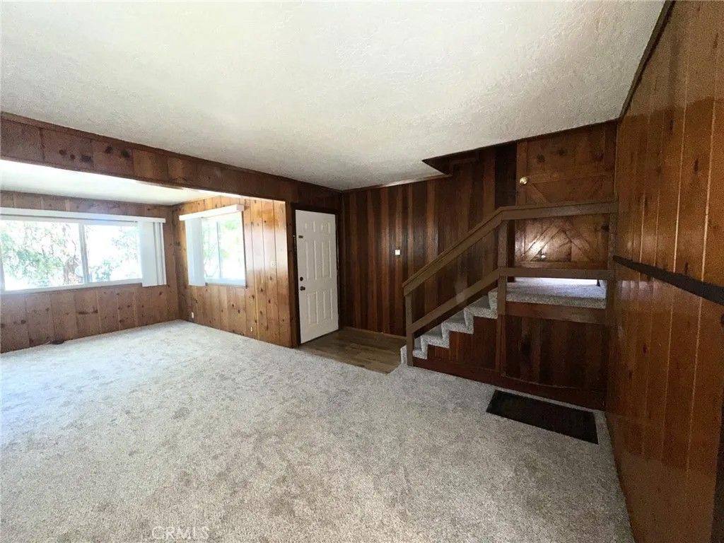 Photo of 215 Western Dr, Cedar Glen, CA 92321 (MLS # HD26061935)