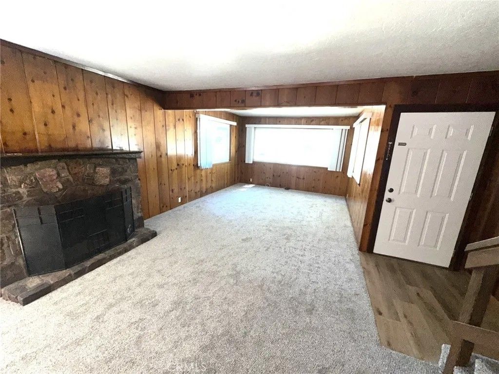 Photo of 215 Western Dr, Cedar Glen, CA 92321 (MLS # HD26061935)