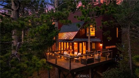 Photo of 1370 Calgary Drive, Lake Arrowhead, CA 92352 (MLS # IG26028352)