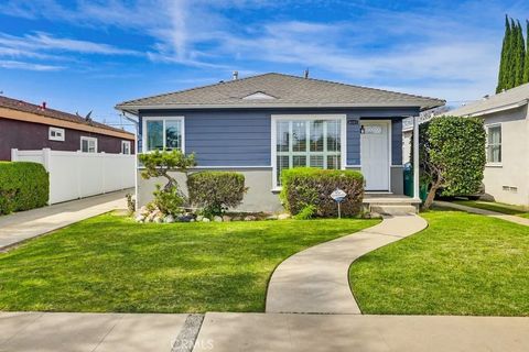 Photo of 3133 Cedar Avenue, Long Beach, CA 90806 (MLS # PW26052408)