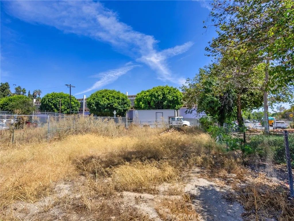 Photo of 1014 Bartlett St, Los Angeles, CA 90012 (MLS # BB25263962)