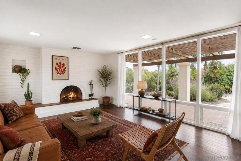 937 Pepper Tree Lane