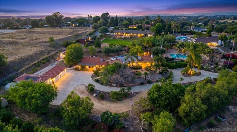 937 Pepper Tree Lane