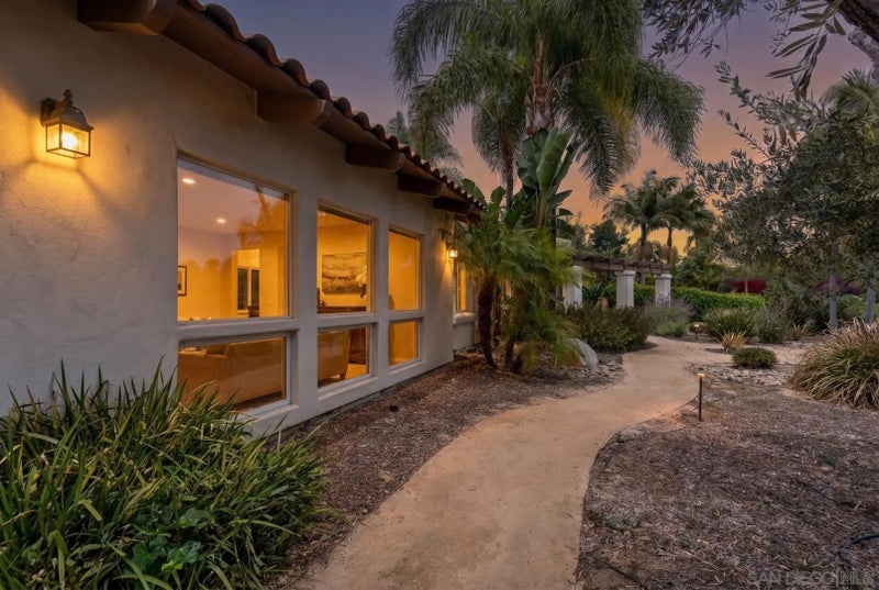 937 Pepper Tree Lane