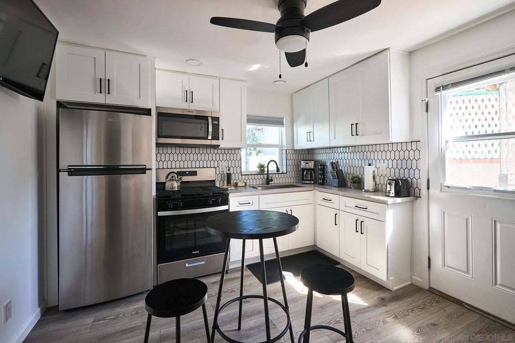 Photo of 1966 Pacific Beach Dr, San Diego, CA 92109 (MLS # 260024635)