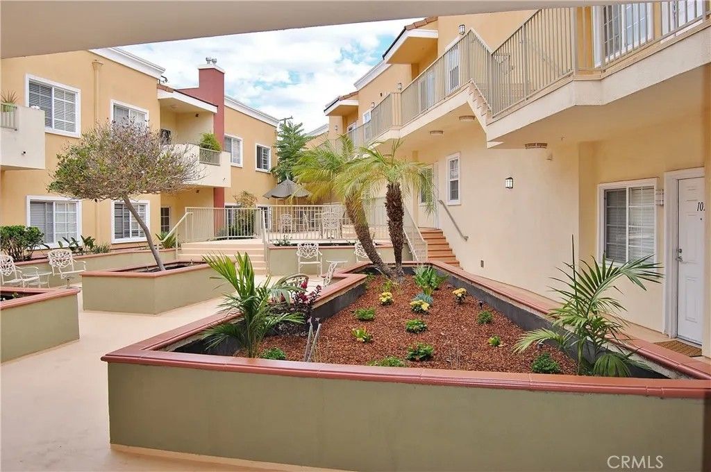 Photo of 1215 E San Antonio Drive, Long Beach, CA 90807 (MLS # SB25248657)