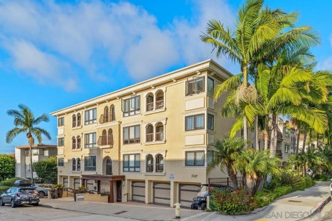 Photo of 7411 Herschel AVE #3F, La Jolla, CA 92037 (MLS # 260023261)
