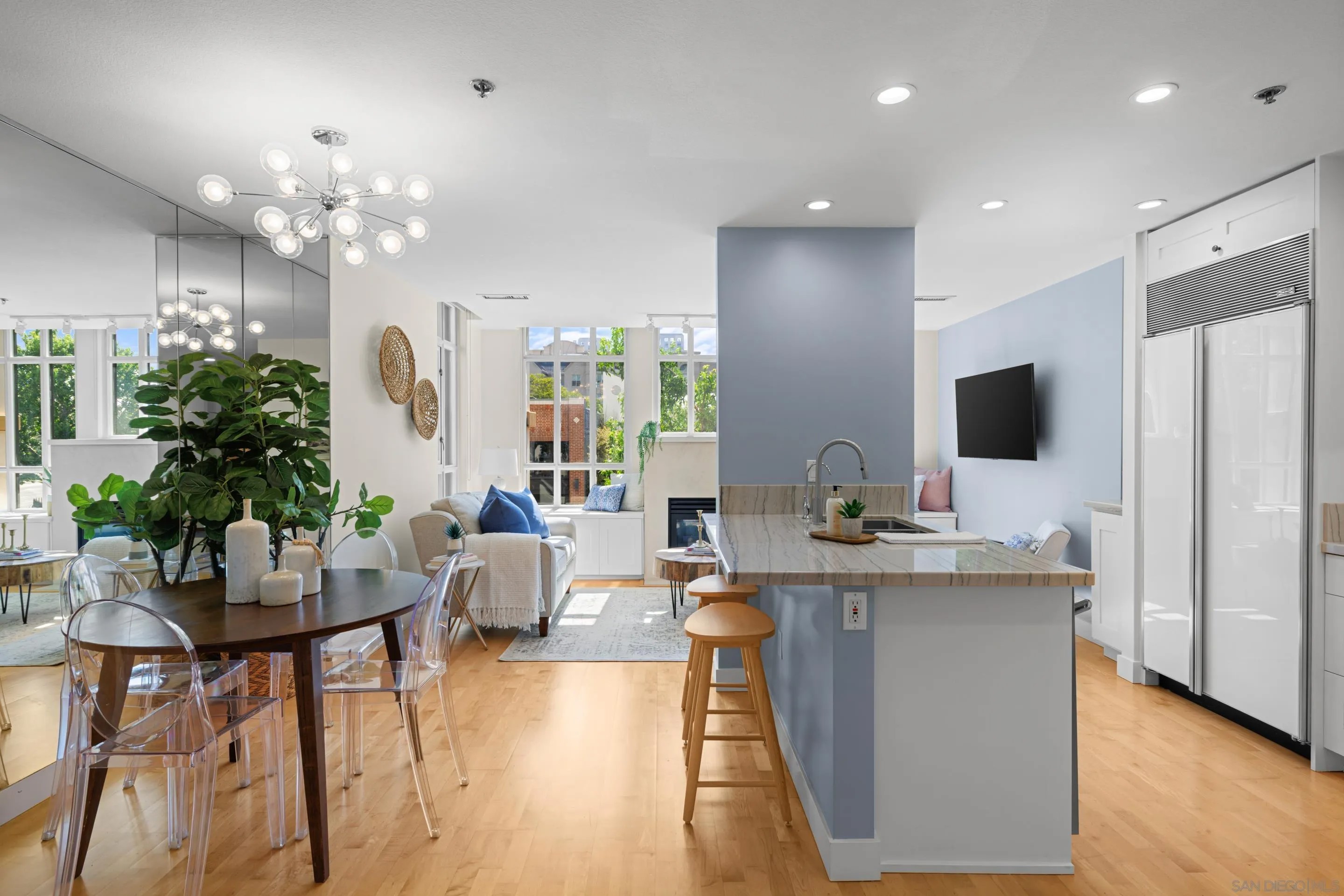 700 W Harbor Dr 202