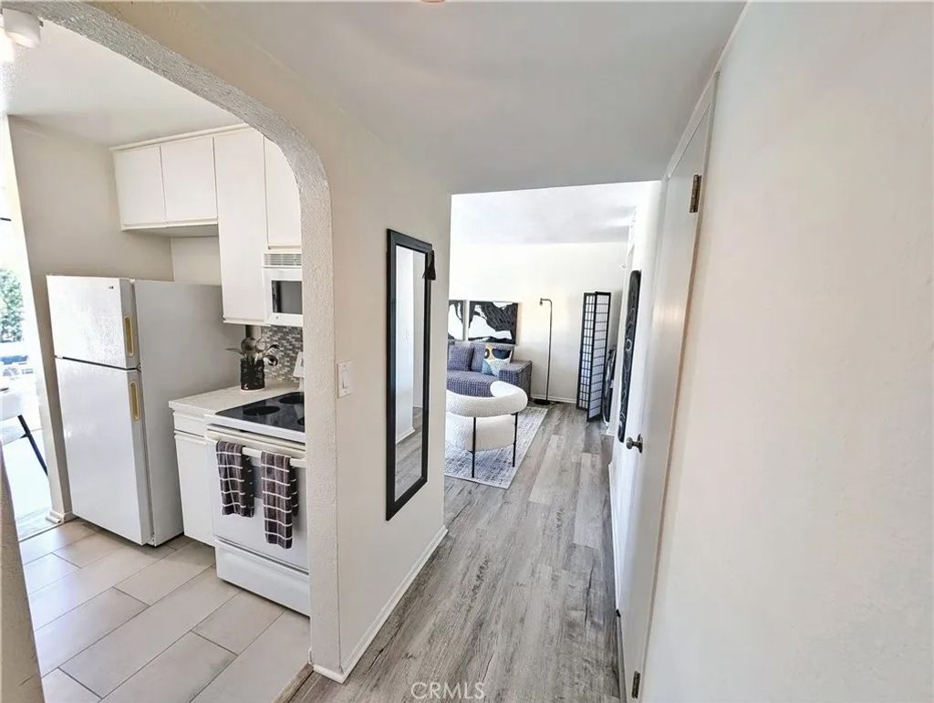 Photo of 970 Palm Avenue #215, West Hollywood, CA 90069 (MLS # PW26079763)