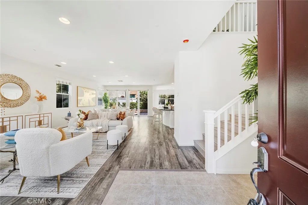 2991 E Via Corvina