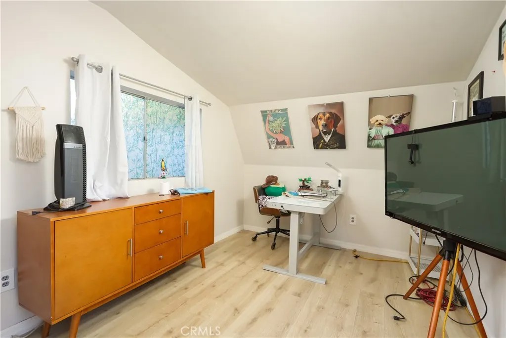 10755 E Avenue R10