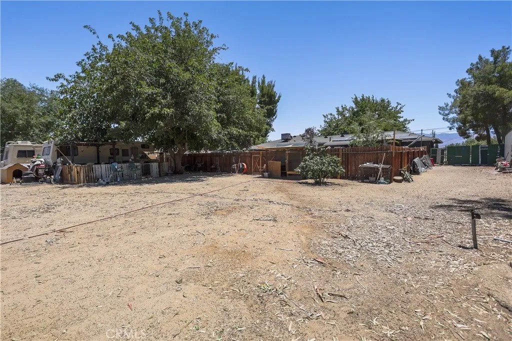 10755 E Avenue R10