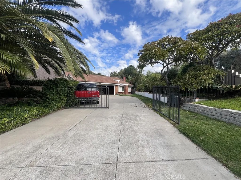 5519 E Avenida Palmar