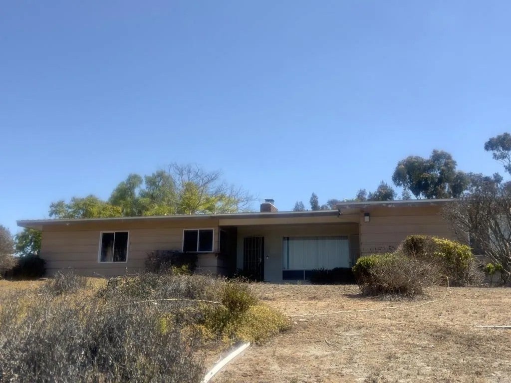 Photo of 409 Aldwych Road, El Cajon, CA 92020 (MLS # PTP2606747)