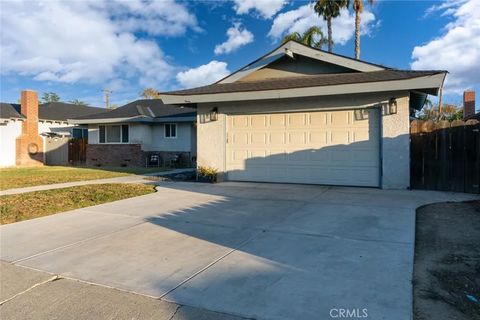 Tiny photo for 1062 Madison Ave, Los Banos, CA 93635 (MLS # MC25246243)