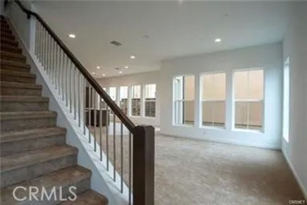 Photo of 20801 W Bur Oak Circle, Porter Ranch, CA 91326 (MLS # SR25280017)