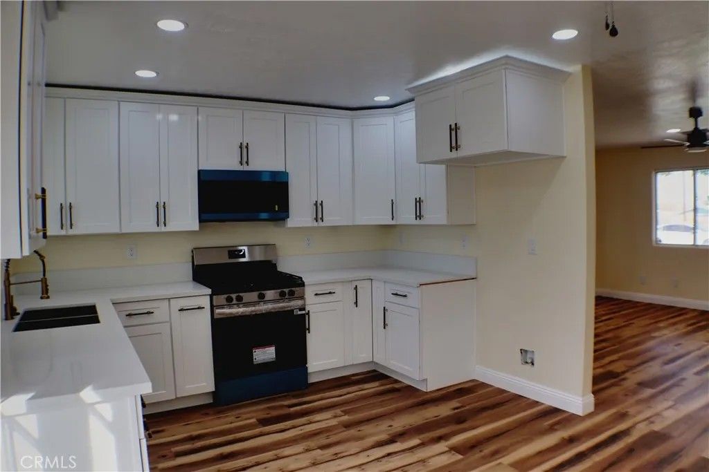 Photo of 11426 Tamarisk Ave, Hesperia, CA 92345 (MLS # IV25276612)