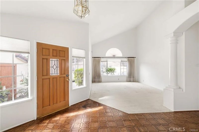 430 Fresh Meadows
