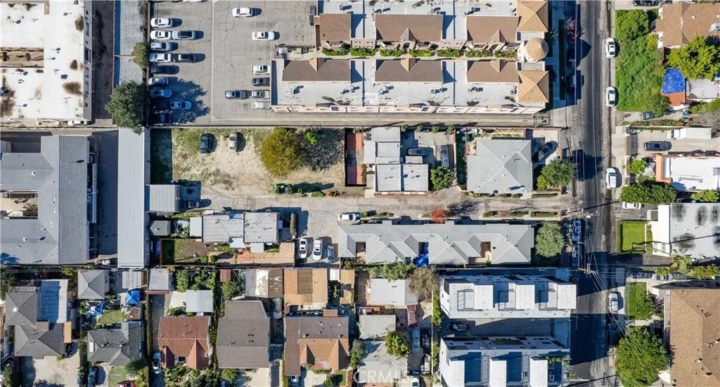 Photo of 11414 Calvert, North Hollywood, CA 91606 (MLS # SR26011032)