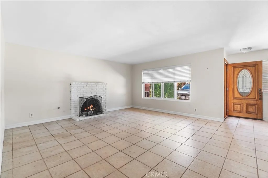 1738 N Wilmington