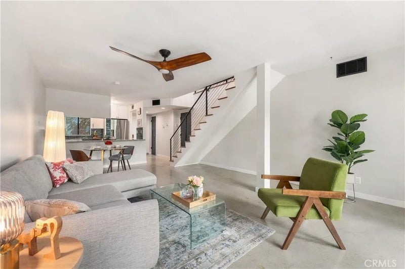 15207 Magnolia Boulevard 119