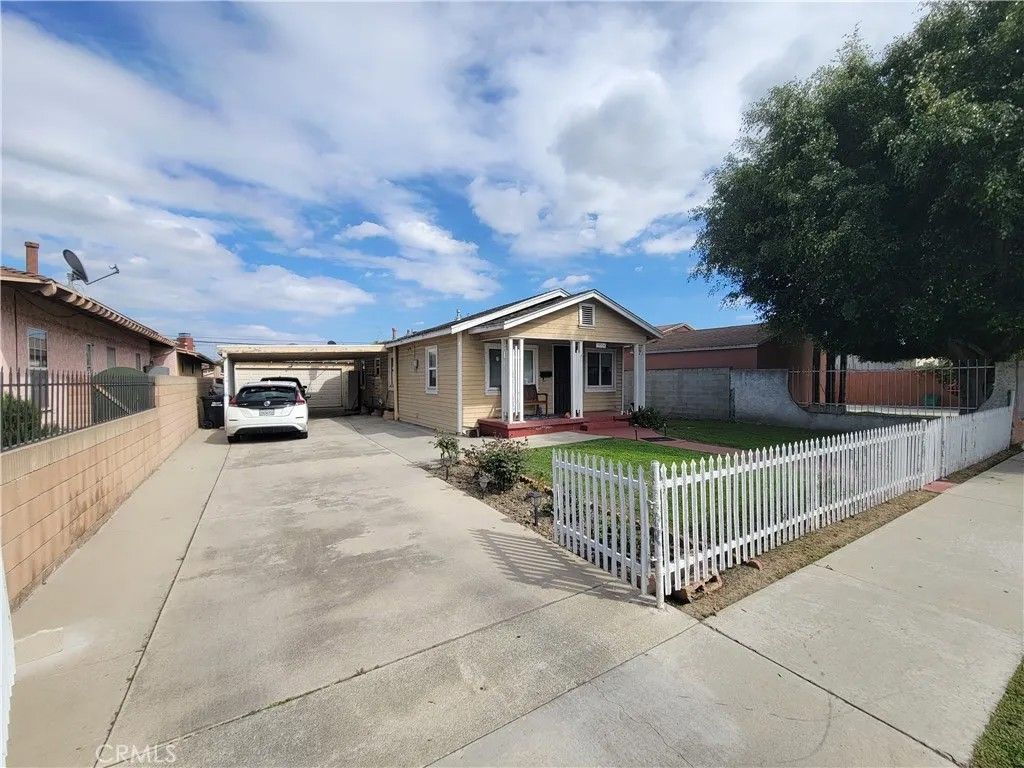 Photo of 15334 Orizaba Ave, Paramount, CA 90723 (MLS # PW25280440)