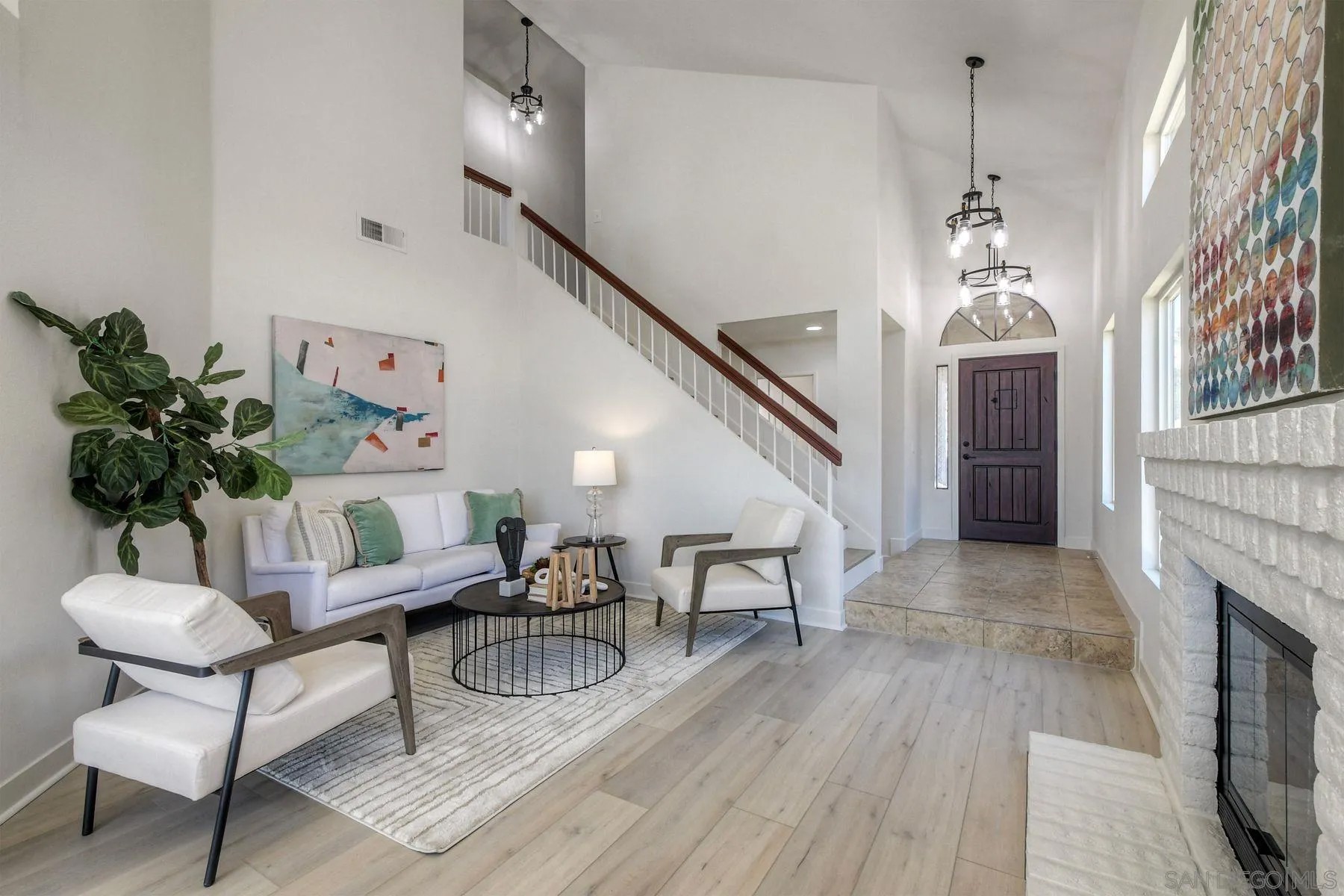 15744 Caminito Cercado