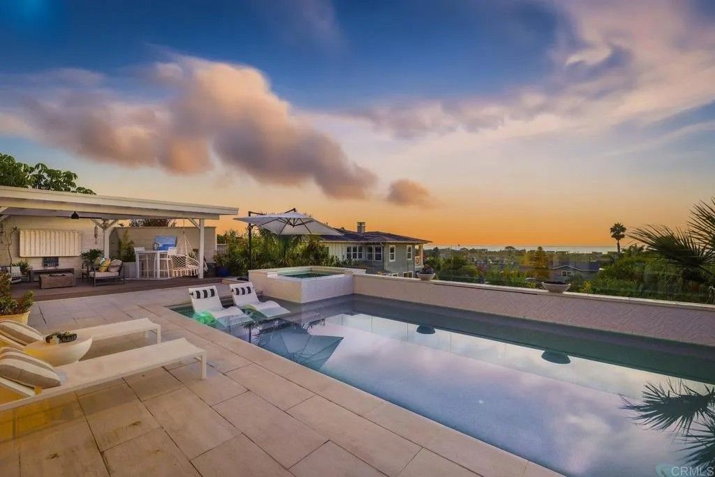 Photo of 870 Hymettus Avenue, Encinitas, CA 92024 (MLS # NDP2510254)