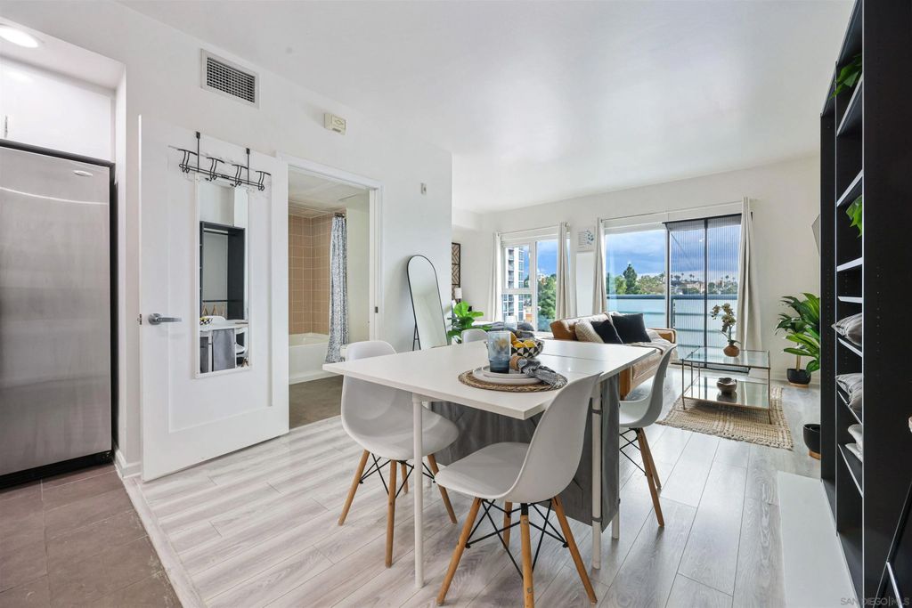 Photo of 550 15Th St #607, San Diego, CA 92101 (MLS # 2600606)