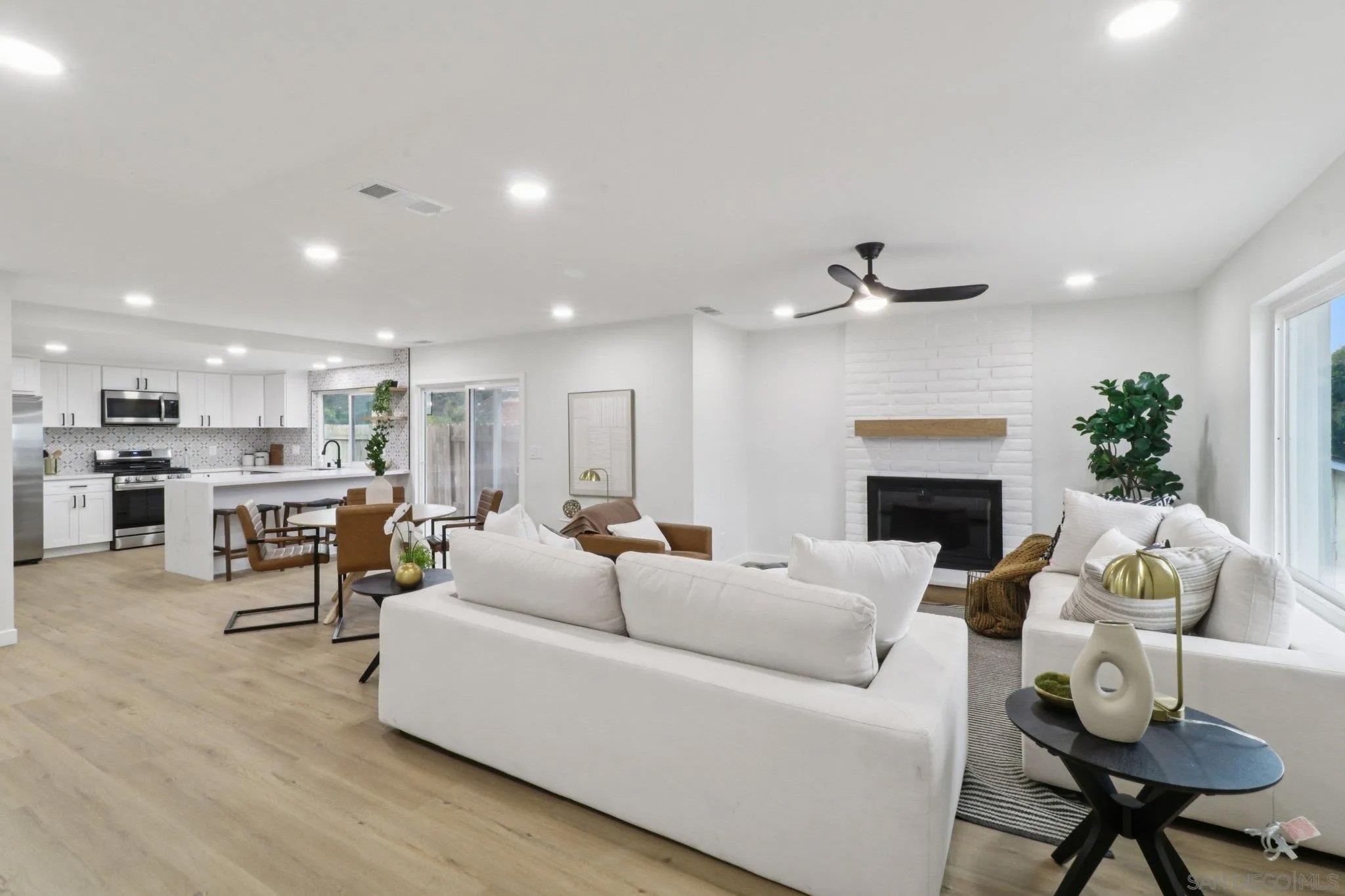 13541 Avenida Del Charro