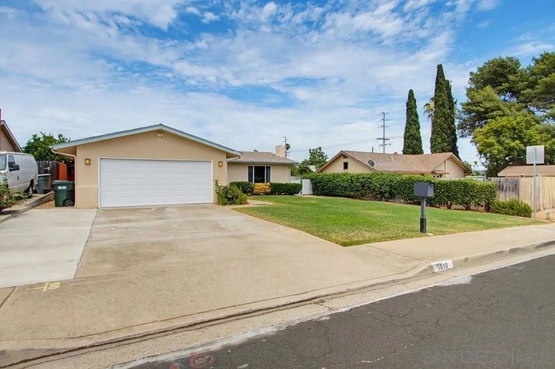 1010 Thomas Way