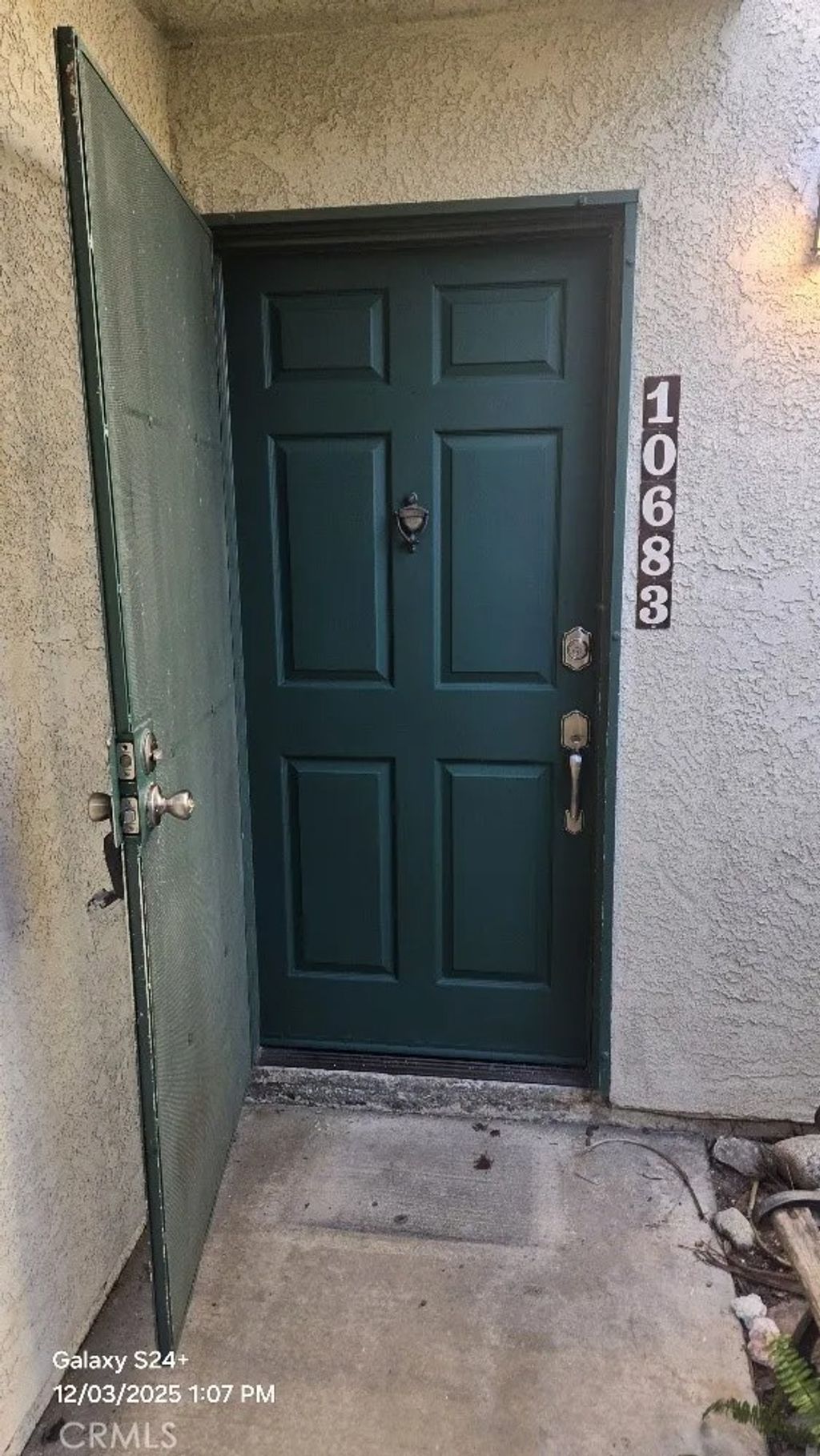 Photo of 10683 Walnut St, Los Alamitos, CA 90720 (MLS # CV25271304)