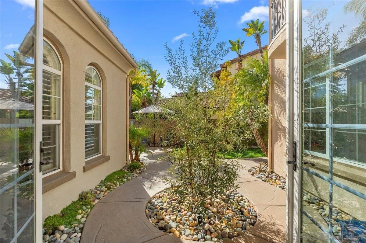 3224 Avenida La Cima