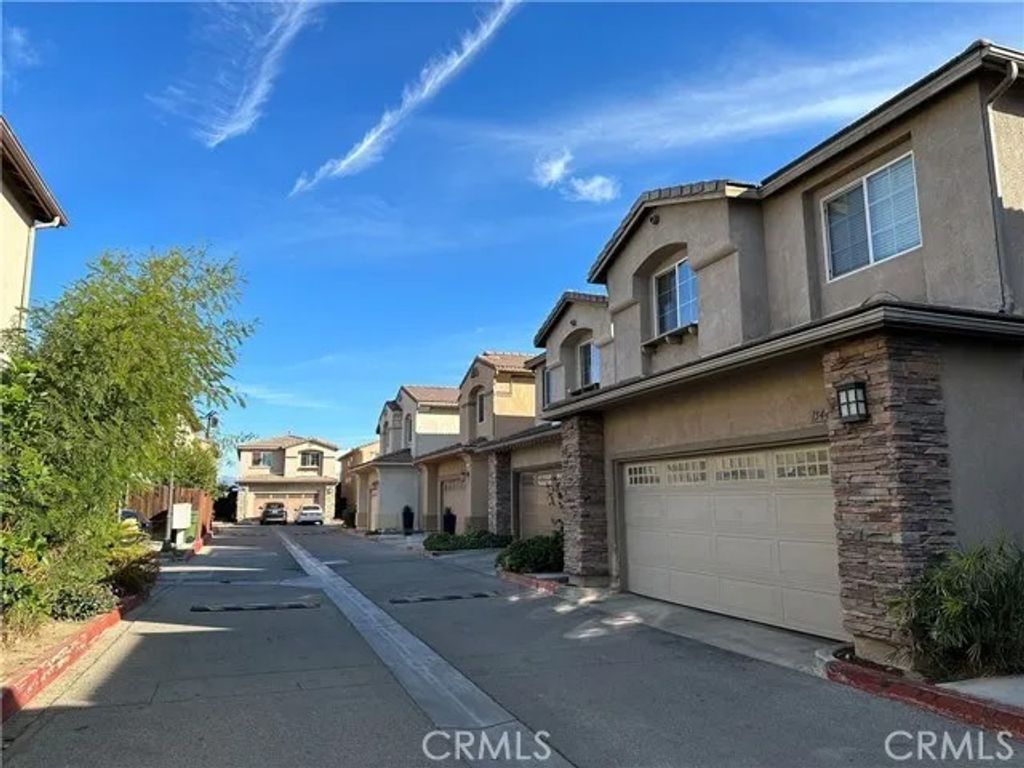 Photo of 8541 Thunderbird, North Hills, CA 91343 (MLS # IN26078014)