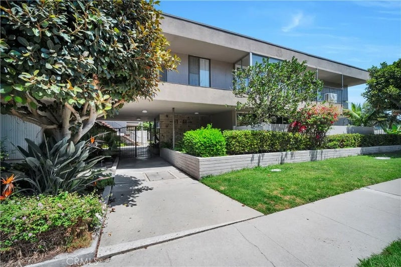 2940 W Carson 211