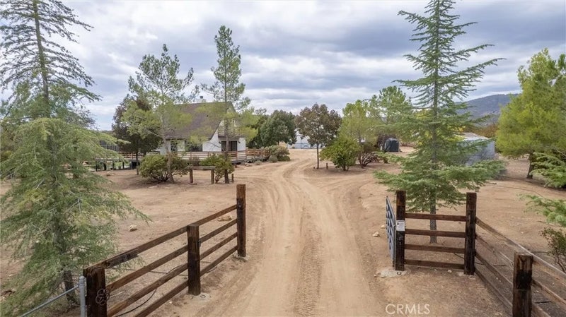 54120 Barneston Lane