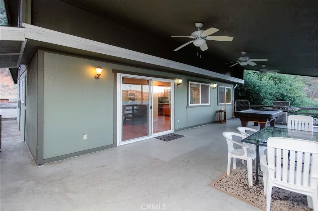 11802 E Highway 20