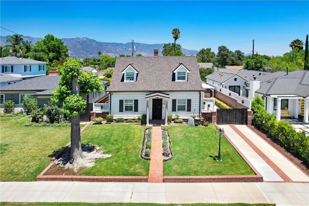 124 S Beachwood