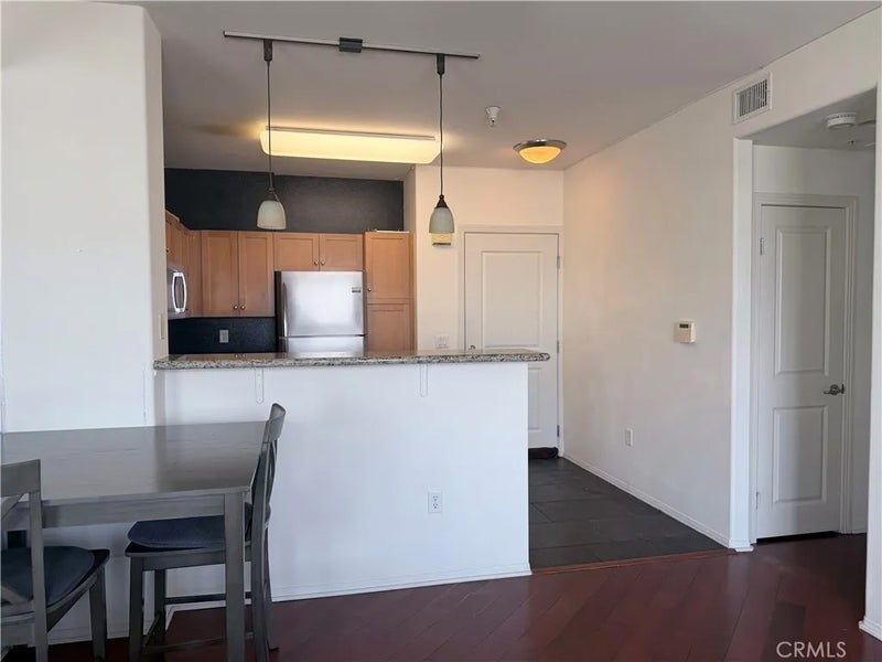 100 S Alameda 318