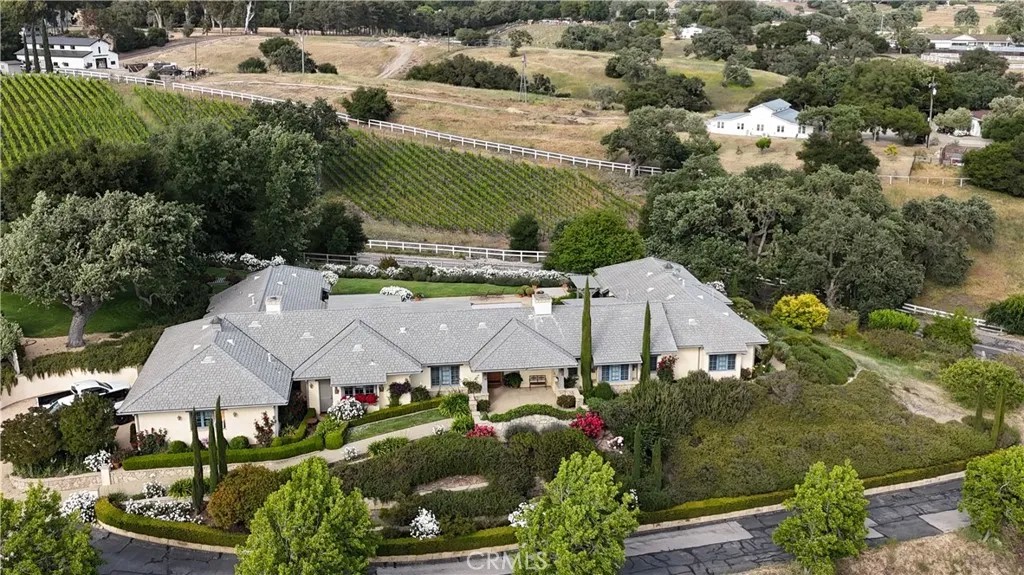 1559 Rolling Hills Road