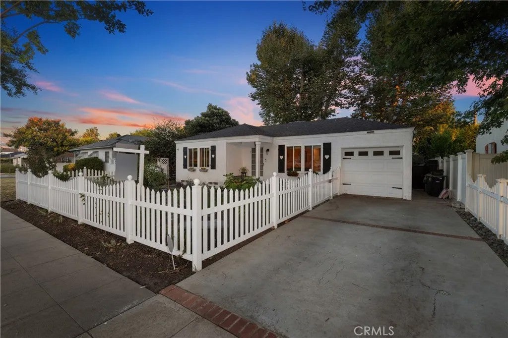 1504 W Chandler Boulevard