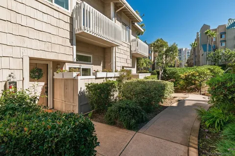 4094 Mahaila Ave Unit B, San Diego, CA 92122 - #: 250042925