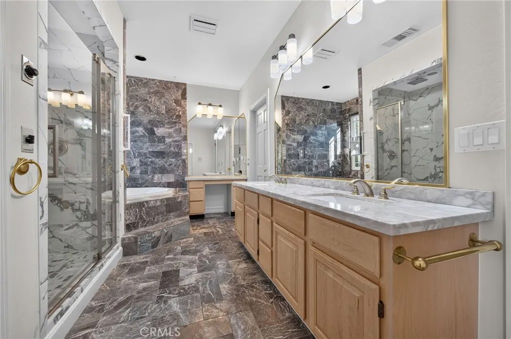2098 Vista Valle Verde